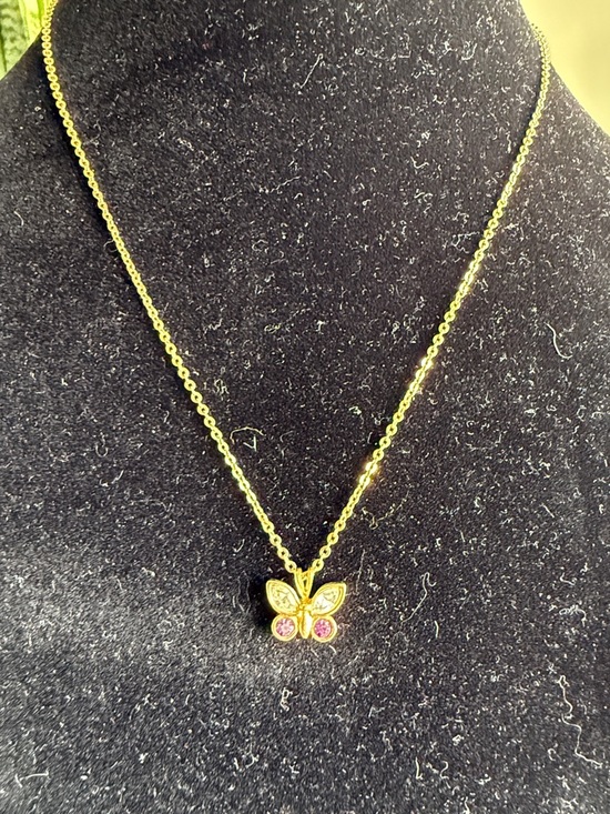 Jewelry - Butterfly pendant necklace